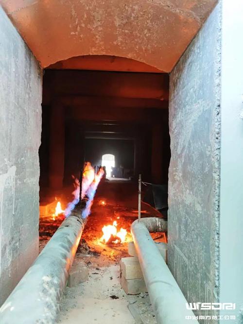 中冶南方热工公司总承包韶钢高三线加热炉点火烘炉
